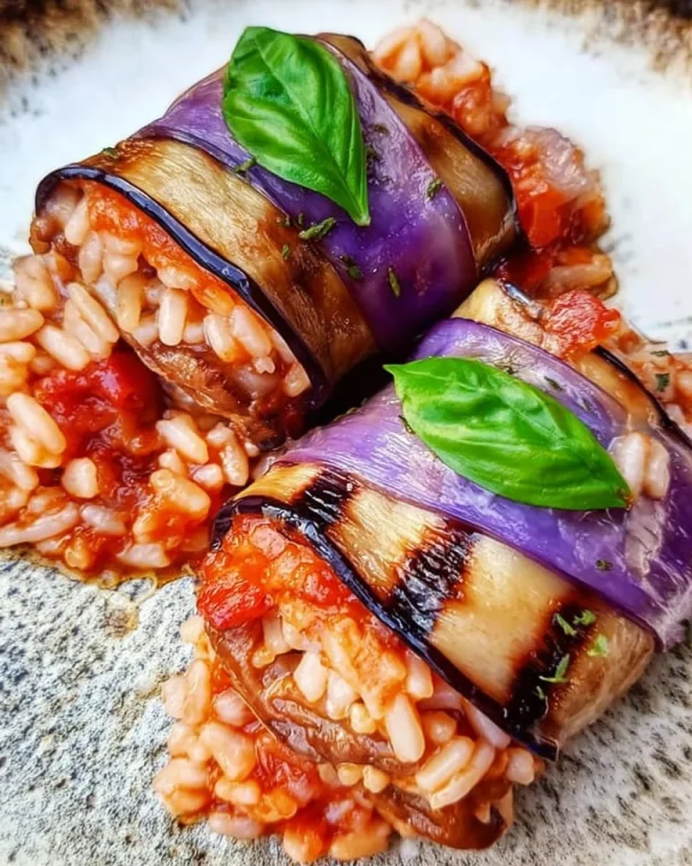 Involtini di melanzane ripieni di riso pronti da gustare