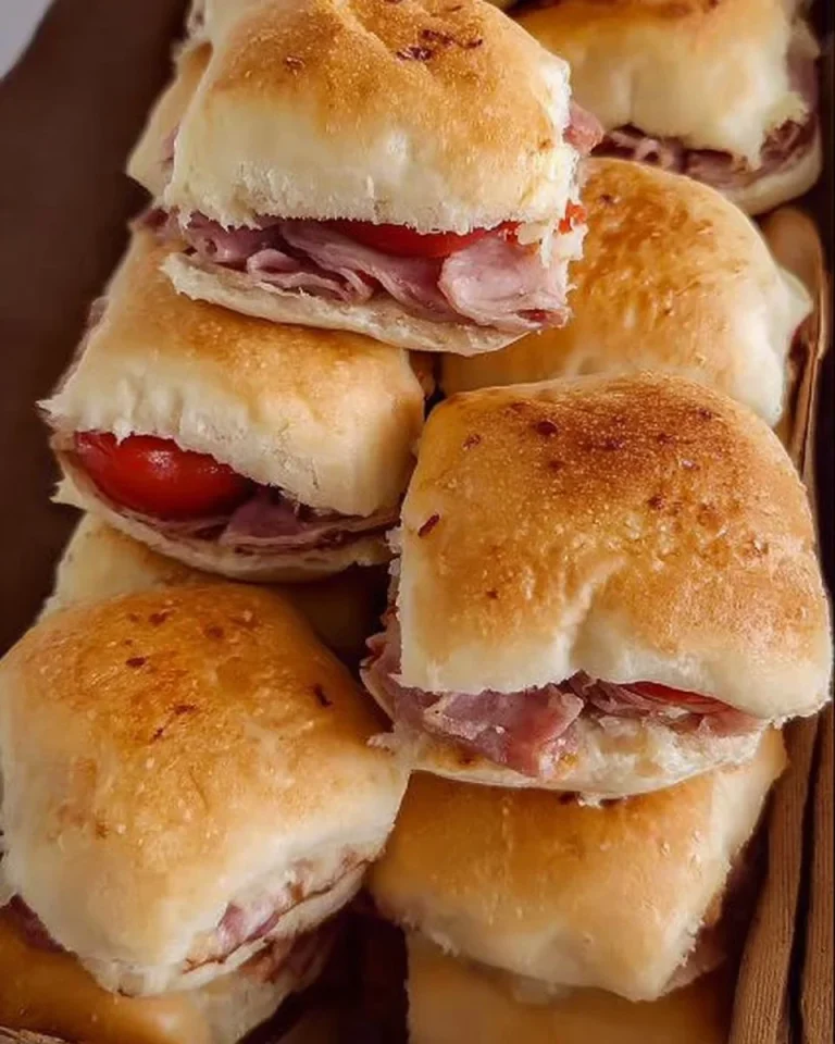 Deliziosi panini morbidi preparati con ingredienti freschi