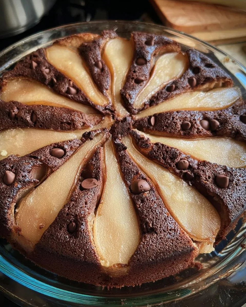 Torta Pere e Cioccolato: un dolce al cioccolato con pere fresche