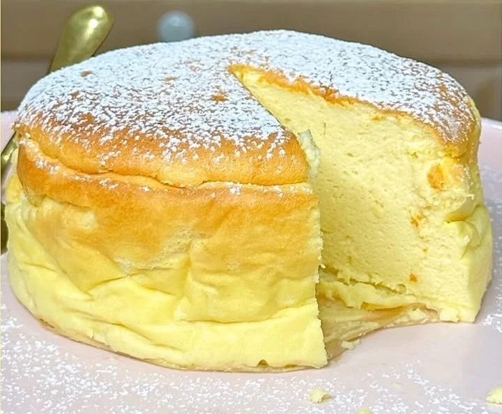 Torta Nuvola soffice e deliziosa, ideale per dessert e occasioni speciali
