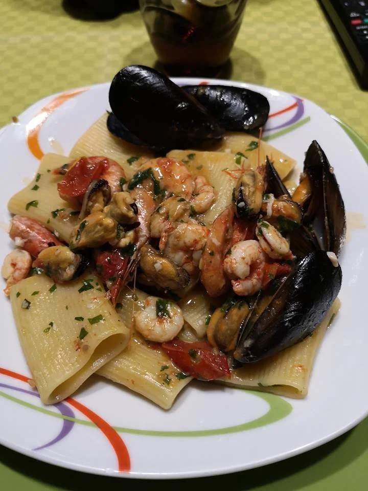 Paccheri con cozze e gamberetti rossi