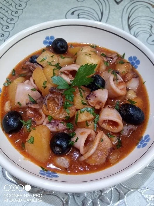 Totani in umido con patate e olive